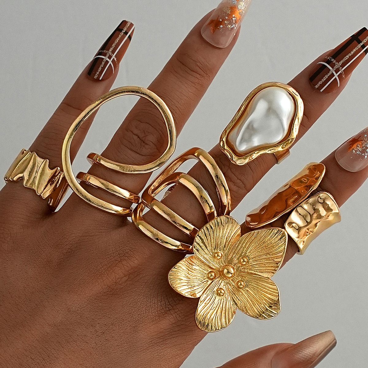 Fashionable Gold Chic Rings With Pearl Knuckle RingSet (6pcs)