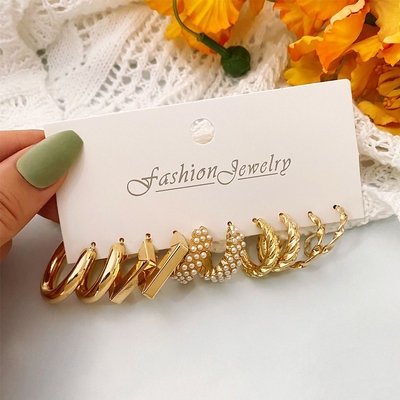 Trending 5pairs Golden earring set_img_4