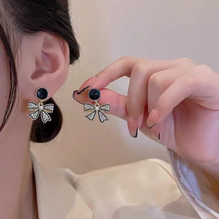 Korean Black Bow Earrings 🖤