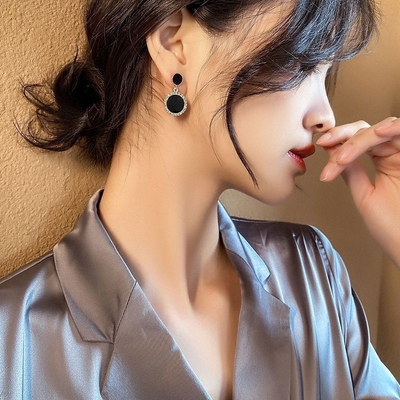 black round stone earrings_img_1