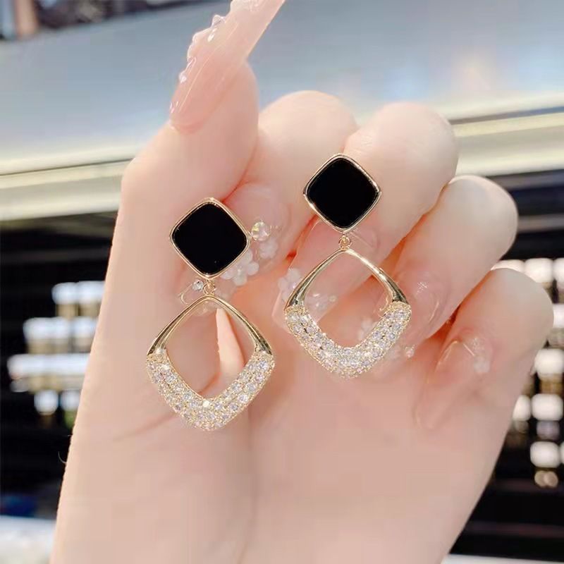 gorgeous black stone earrings_img_3