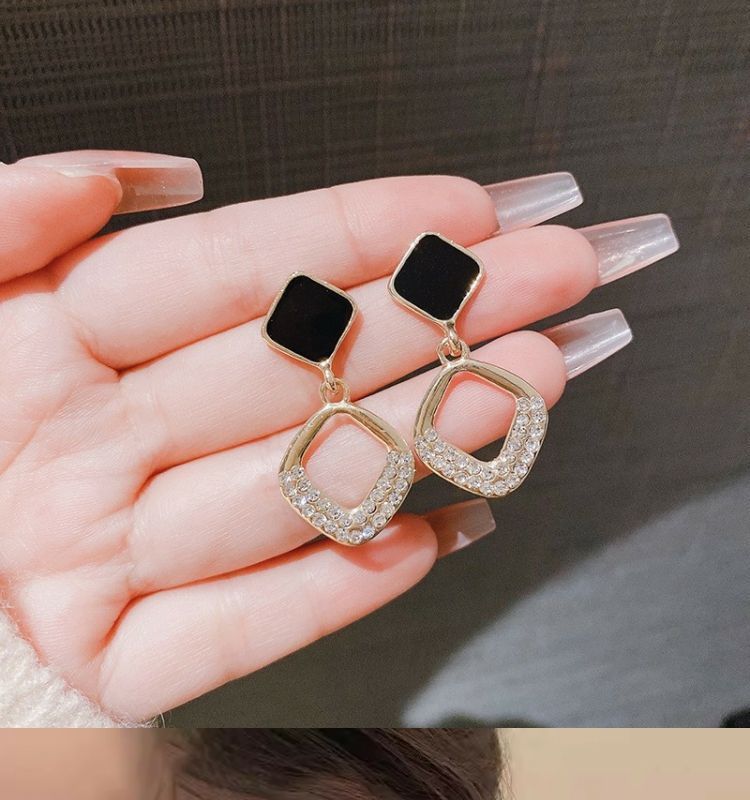 gorgeous black stone earrings_img_1