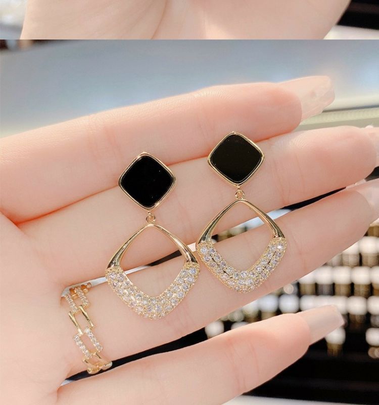 gorgeous black stone earrings_img_4