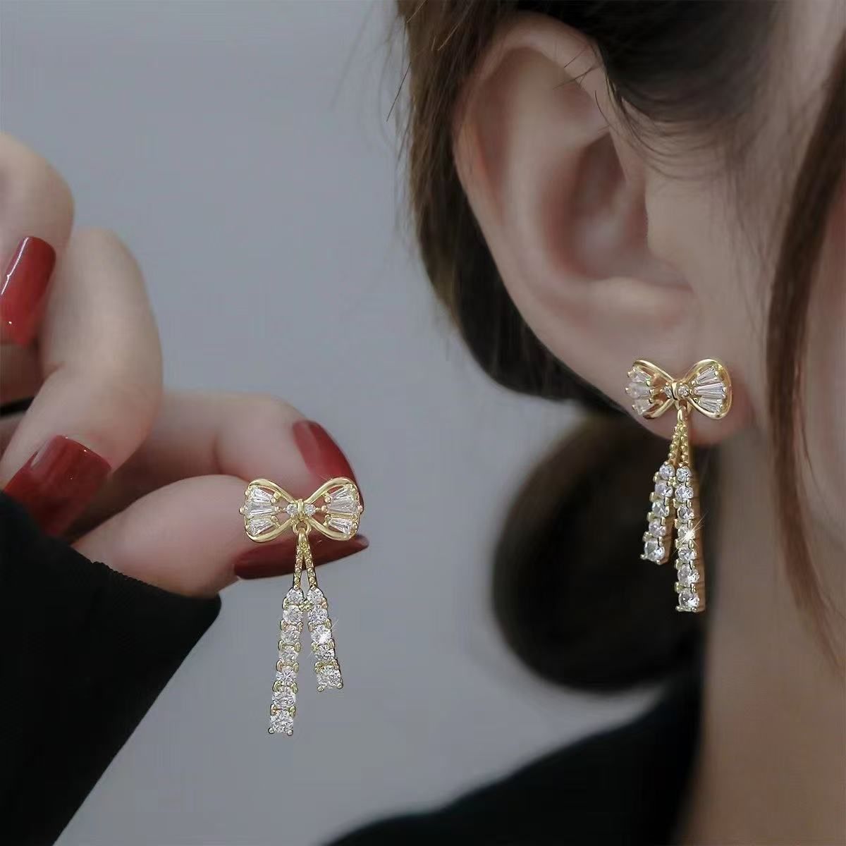 Cute bow stone earrings ✨