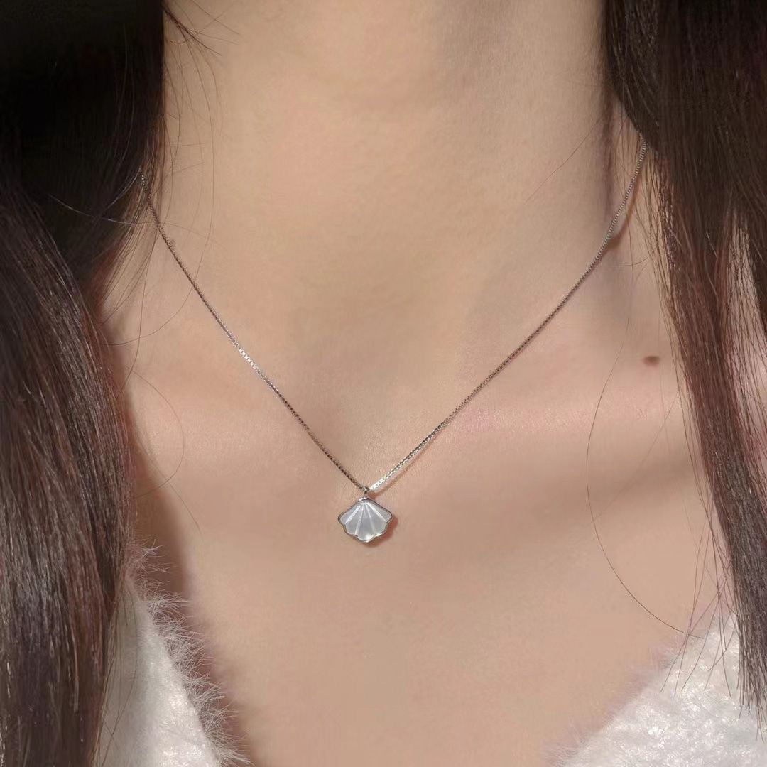 pearl shell pendant